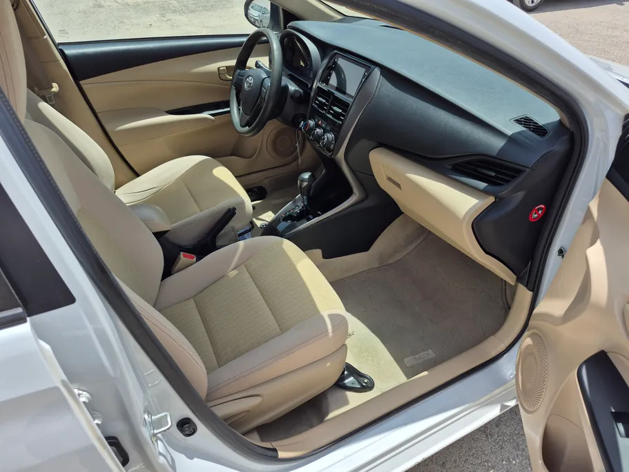 2022 Toyota Yaris  Y 