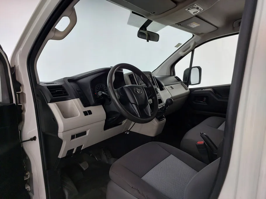 2021 Toyota Haice فان بضاعه 