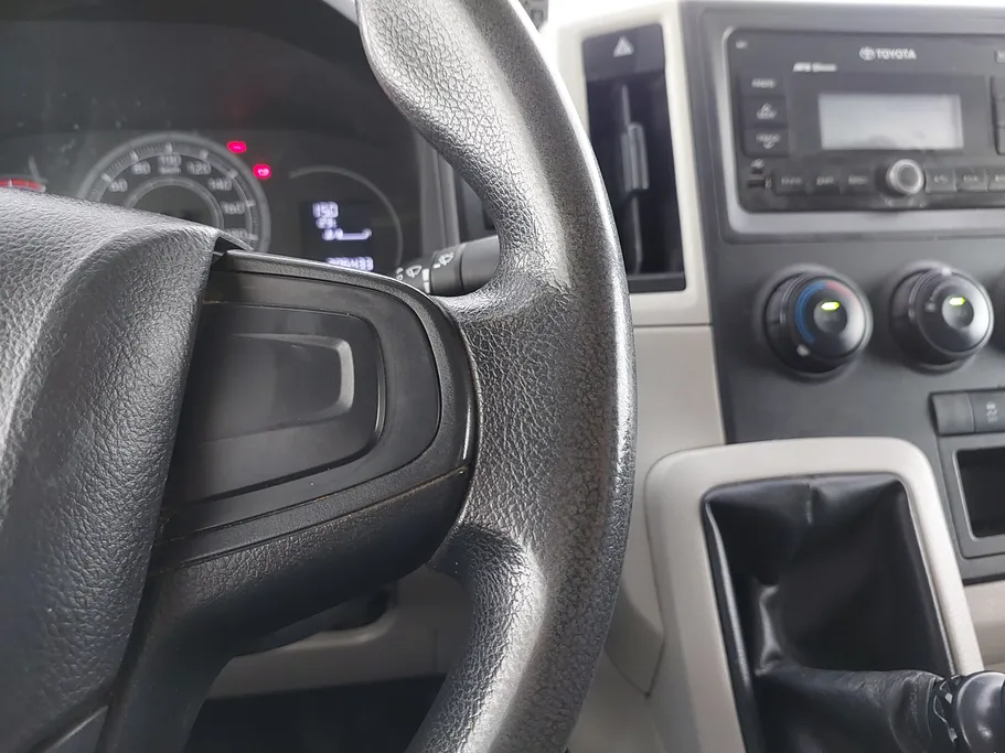 2021 Toyota Haice فان بضاعه 