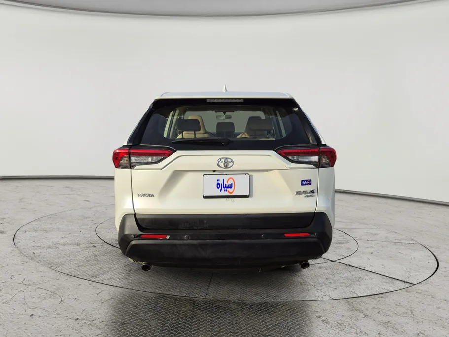 2022 Toyota RAV4 LE 