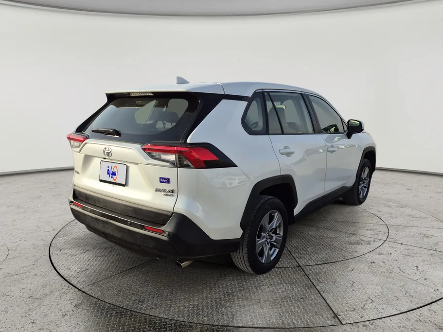 2022 Toyota RAV4 LE 