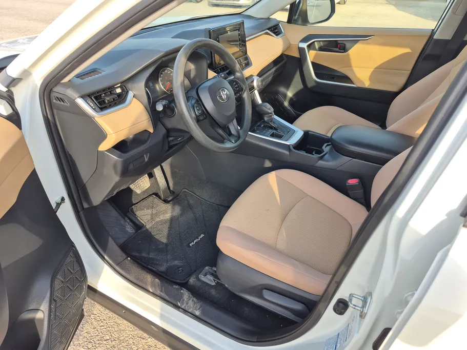 2022 Toyota RAV4 LE 
