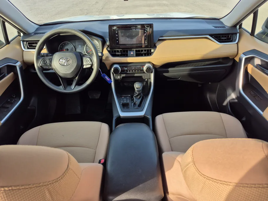 2022 Toyota RAV4 LE 