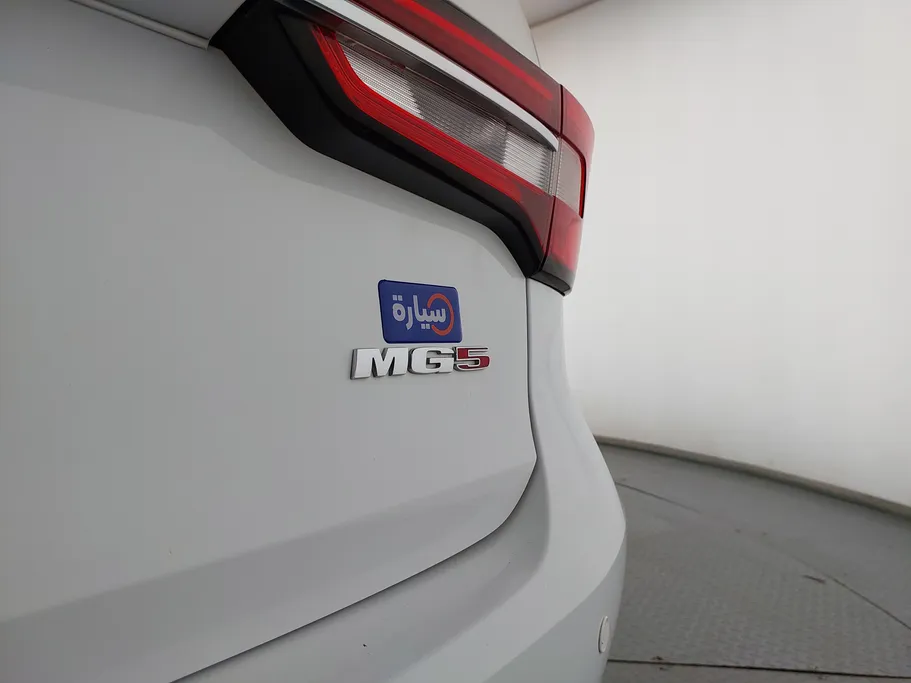 2023 MG 5 STD 