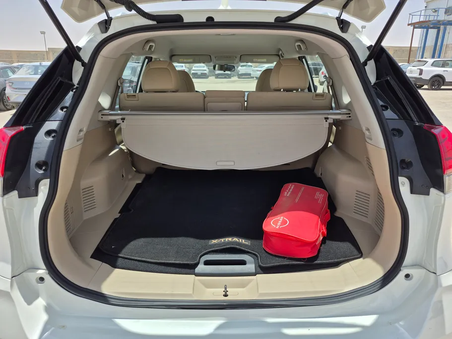 2022 نيسان Xtrail S 5 Seats 