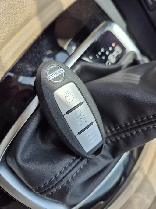 2022 نيسان Xtrail S 5 Seats 