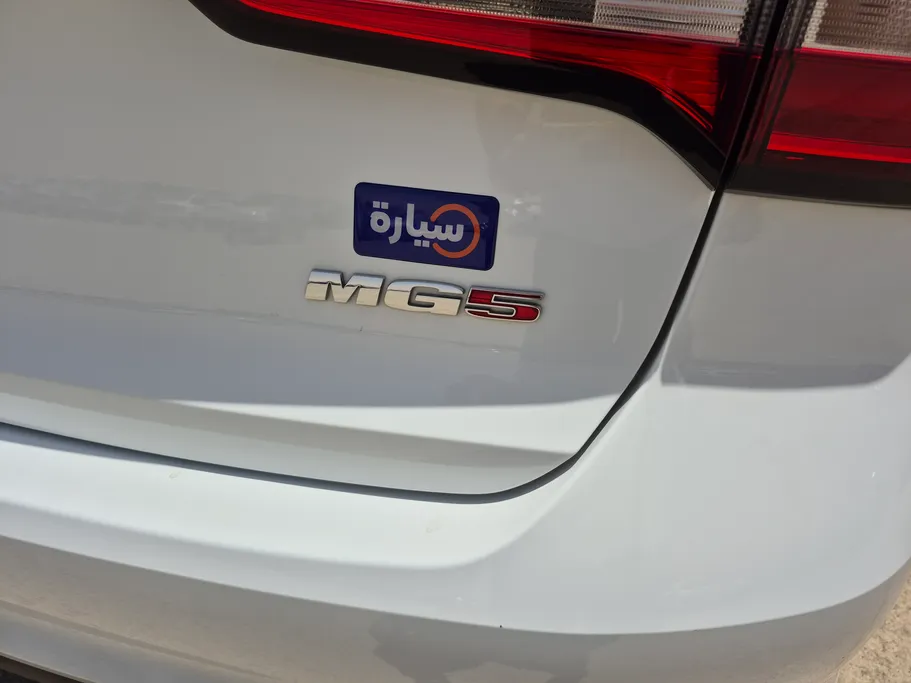 ام جي 5 STD 2024 
