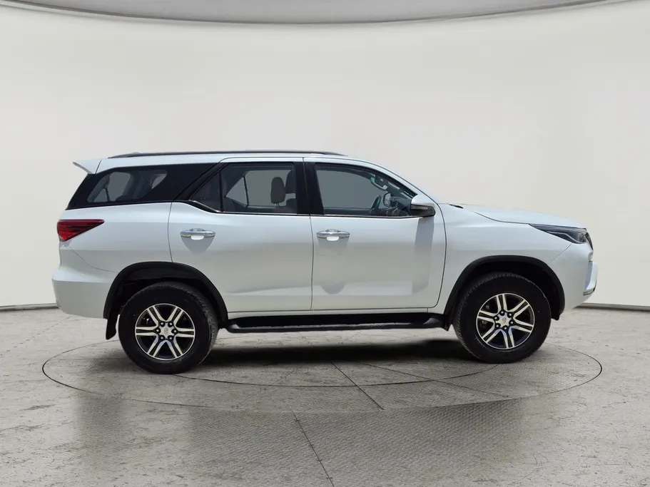 2023 Toyota Fortuner VX 