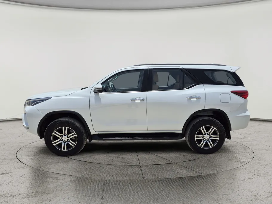 2023 Toyota Fortuner VX 