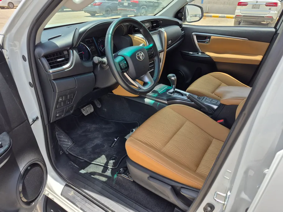 2023 Toyota Fortuner VX 