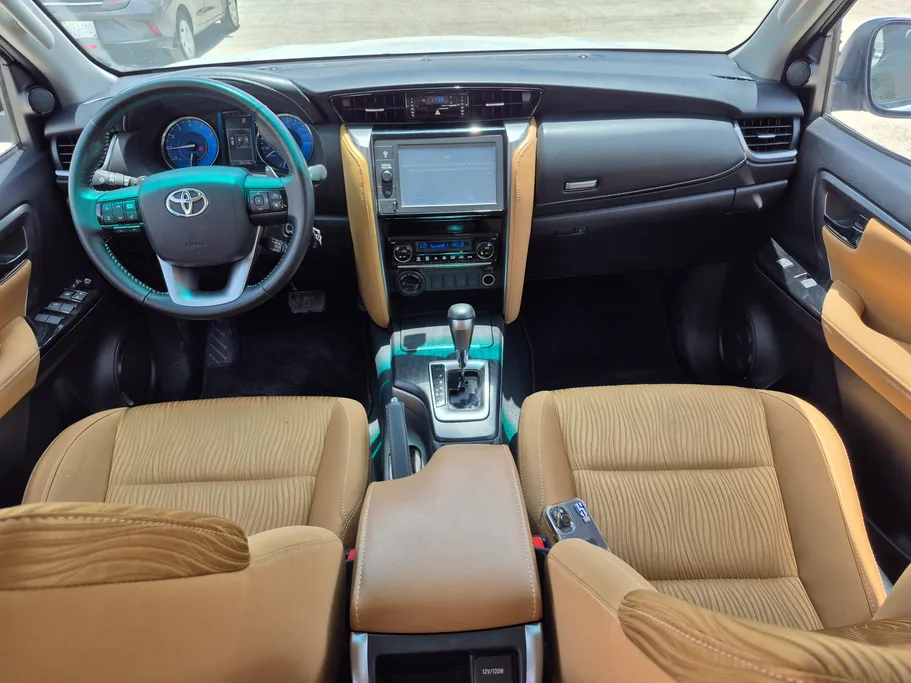 2023 Toyota Fortuner VX 