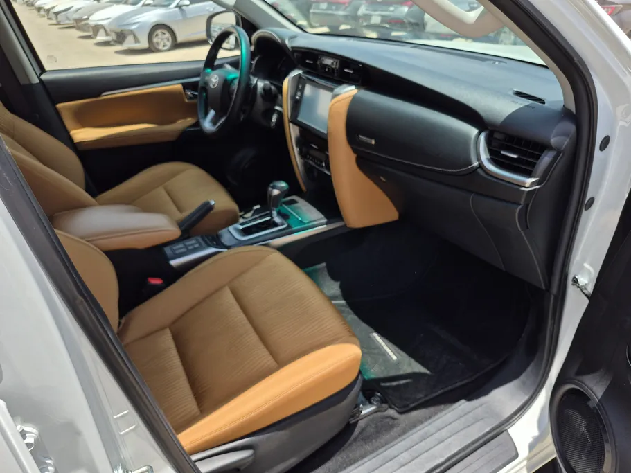 2023 Toyota Fortuner VX 