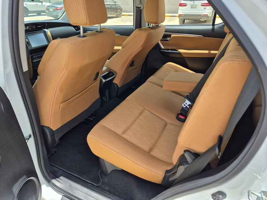 2023 Toyota Fortuner VX 
