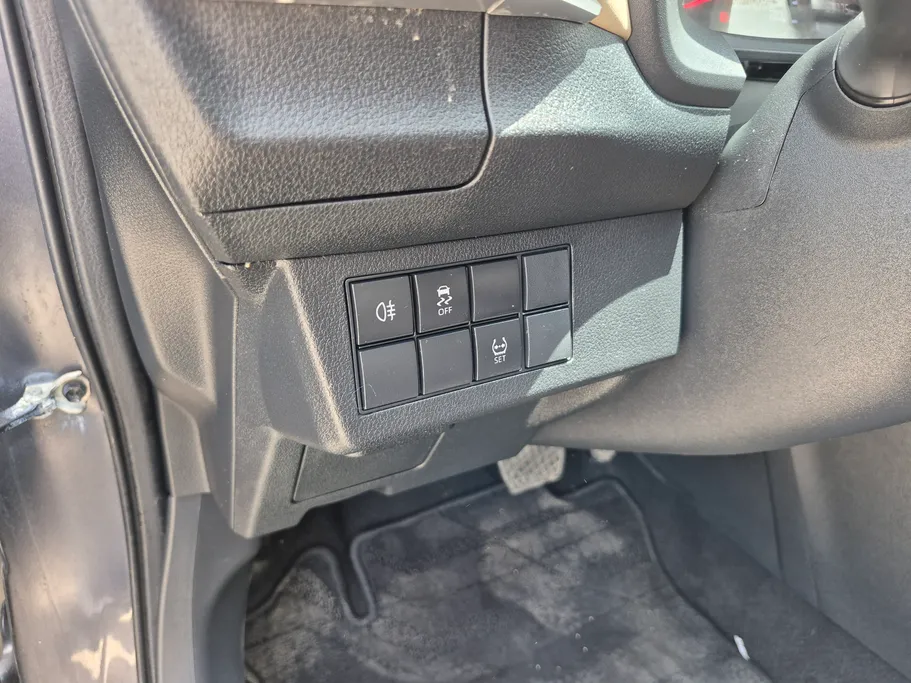 2023 Toyota Yaris  Y 