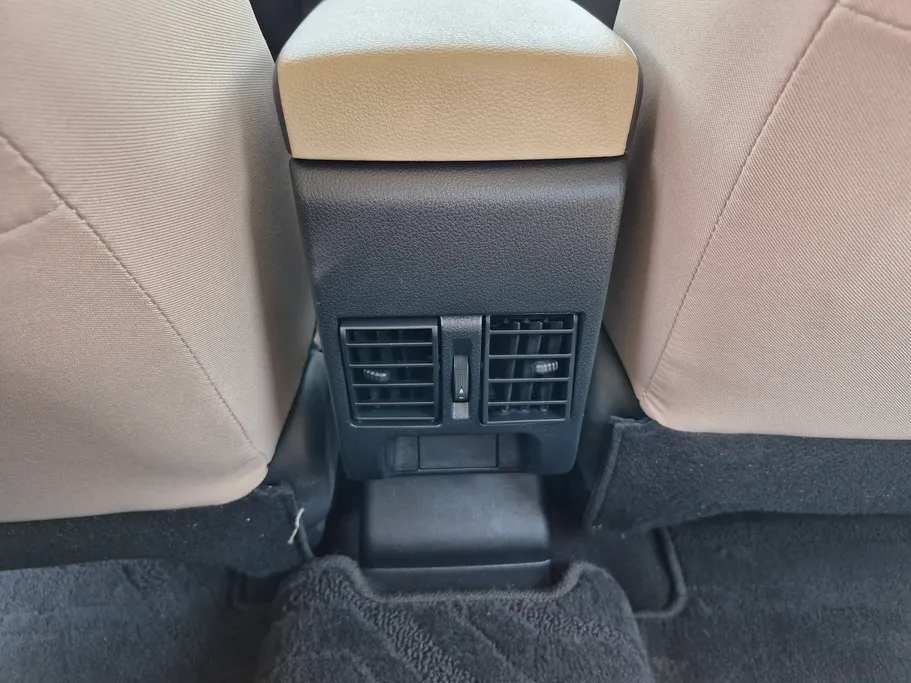 2023 Toyota Yaris  Y 