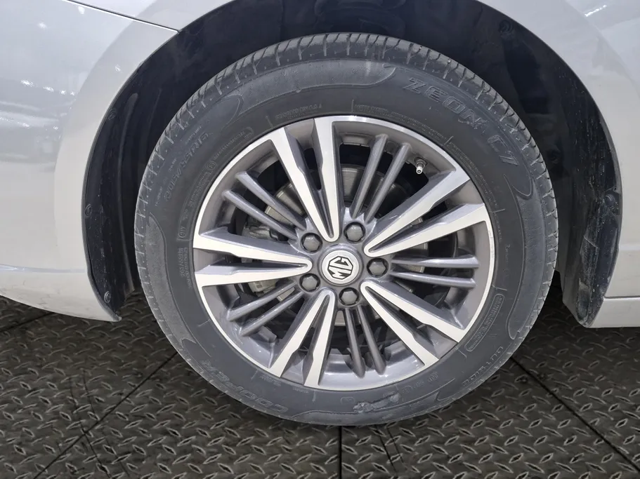 2022 MG 5 LUX 