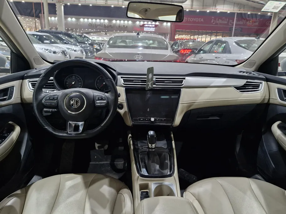 2022 MG 5 LUX 