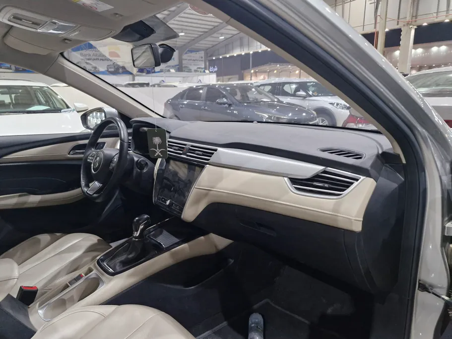 2022 MG 5 LUX 