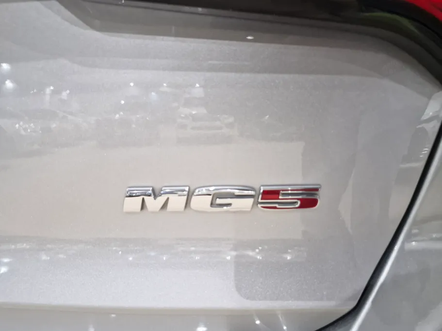 2022 MG 5 LUX 