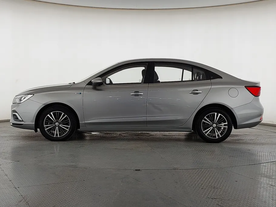 2023 MG 5 LUX 