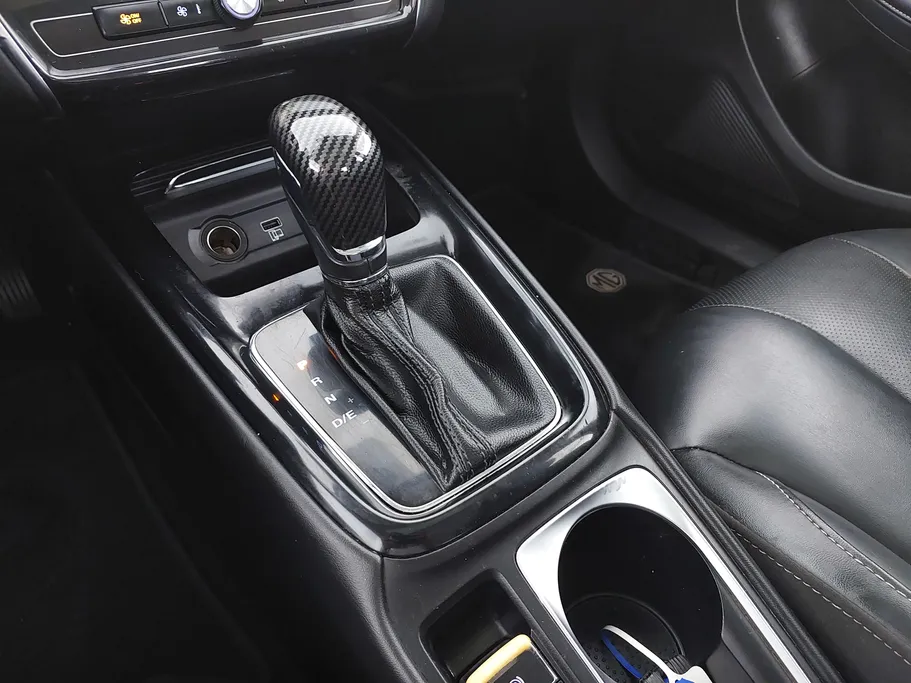 2023 MG 5 LUX 