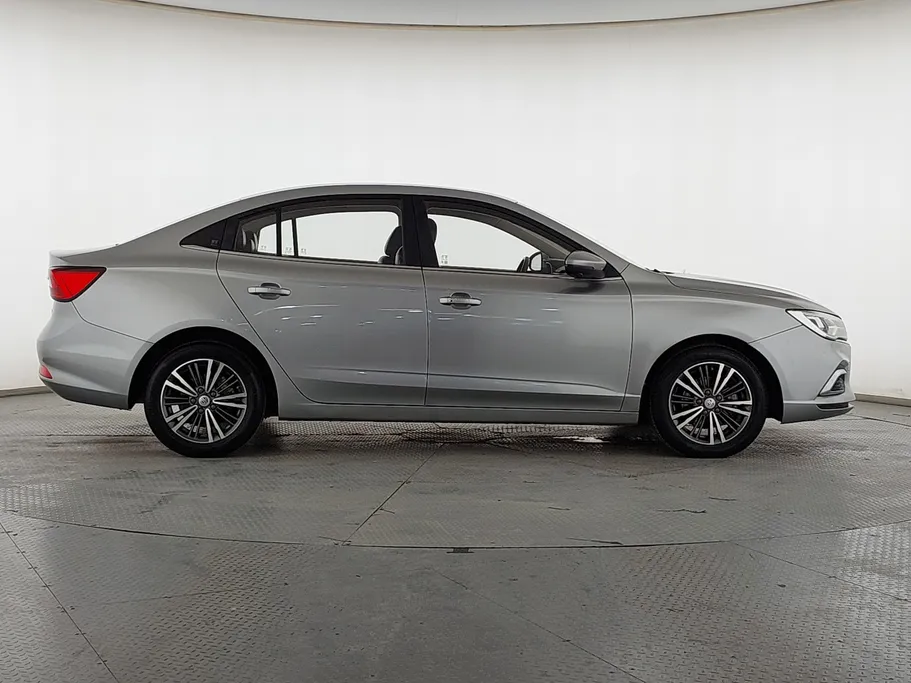 2023 MG 5 LUX 