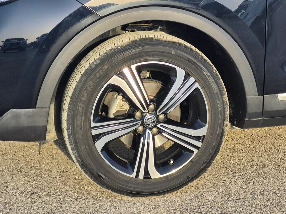 2024 MG ZS LUX 