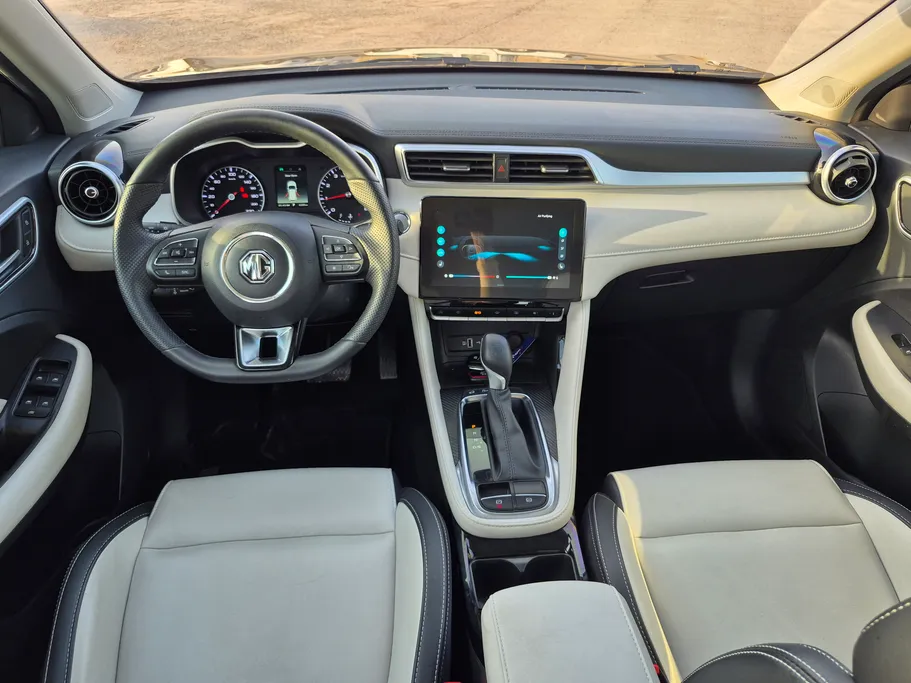 2024 MG ZS LUX 