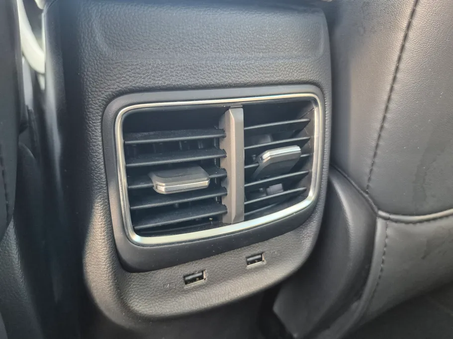 2024 MG ZS LUX 