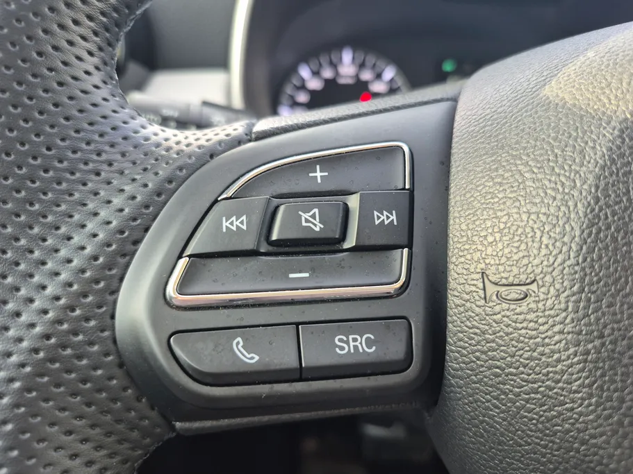 2024 MG ZS LUX 