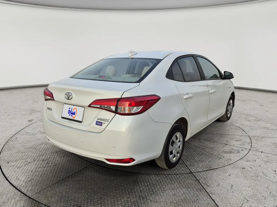 2022 Toyota Yaris  Y 