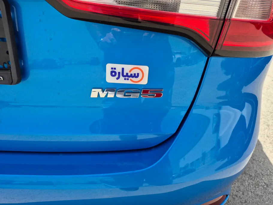 ام جي 5 STD 2025 