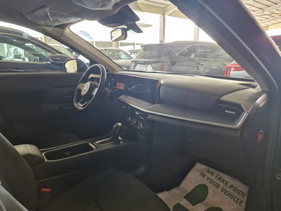 2025 Nissan Kicks S 