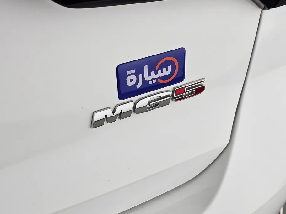 ام جي 5 STD 2023 