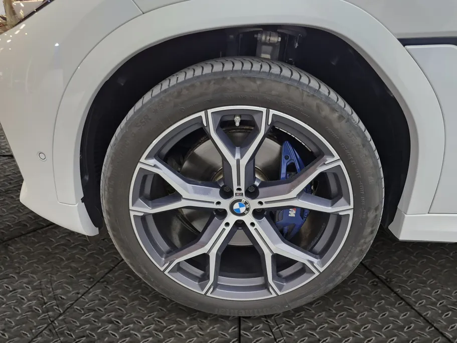 2023 BMW X Series 6 xDrive 40i 