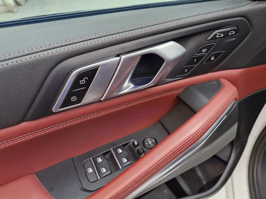 2023 BMW X Series 6 xDrive 40i 