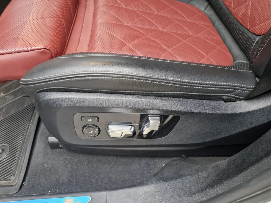 2023 BMW X Series 6 xDrive 40i 