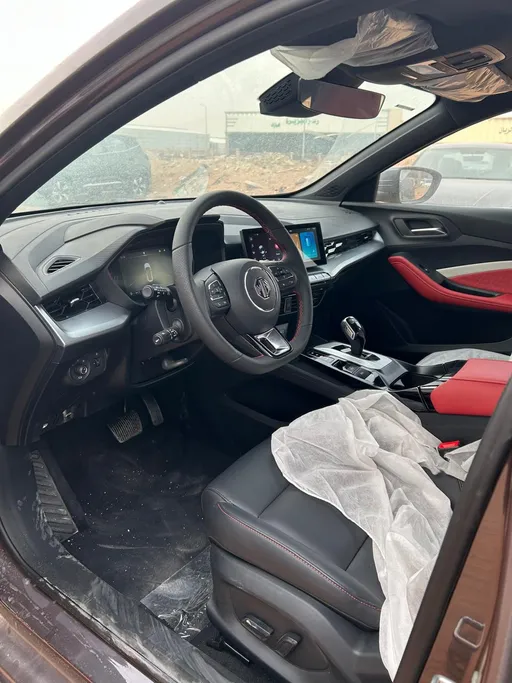 2025 MG GT LUX 