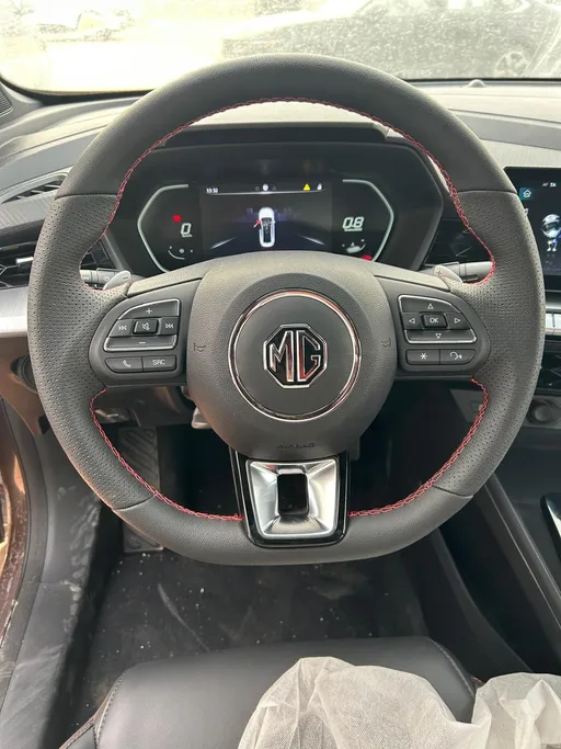 2025 MG GT LUX 