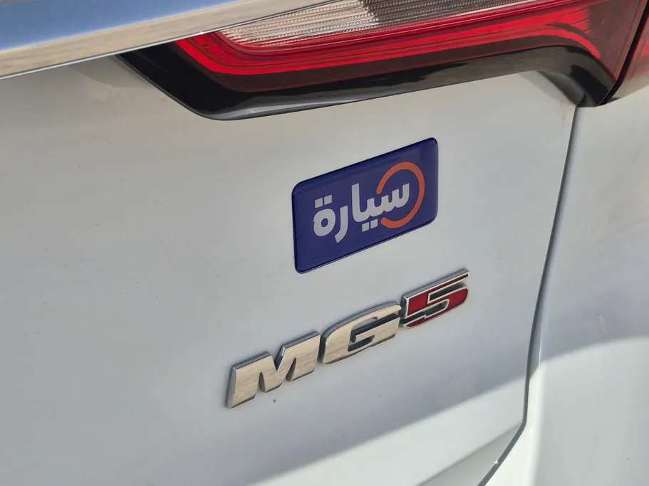 ام جي 5 STD 2024 
