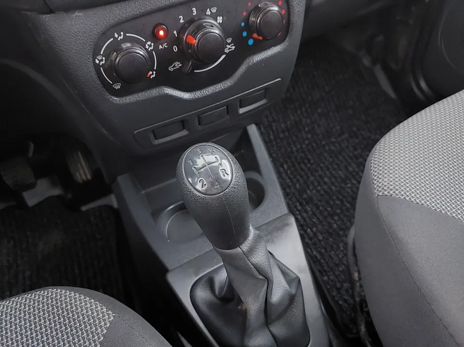 2022 Renault Docker Van بضاعة 