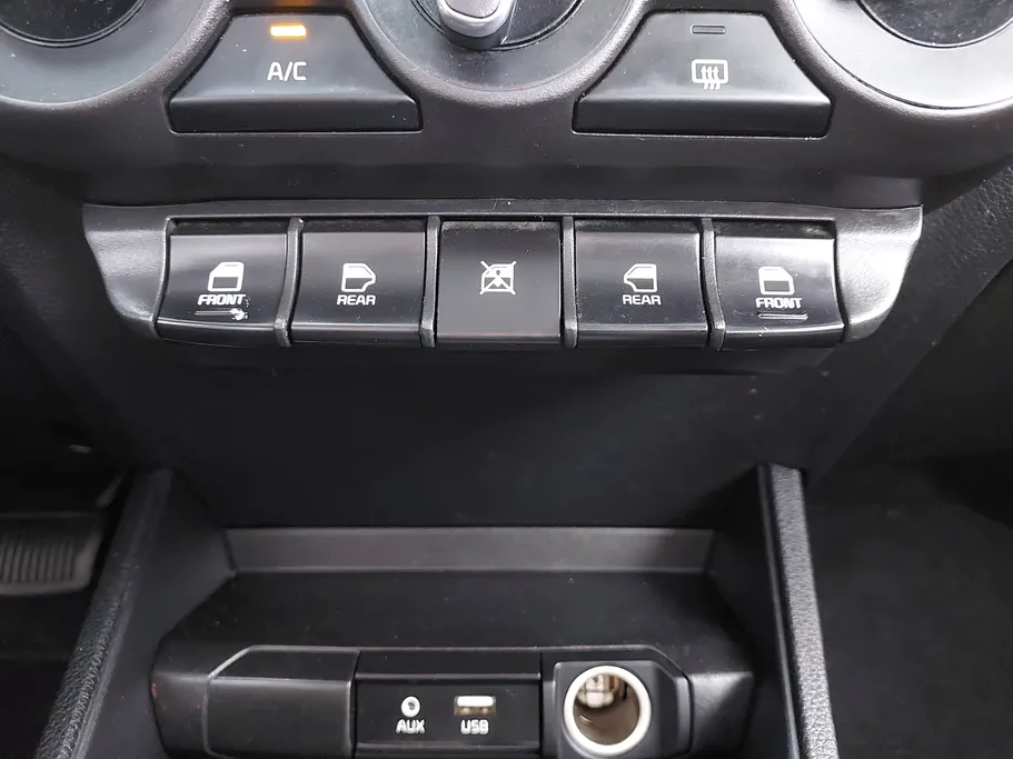 2023 Kia Pegas LX 
