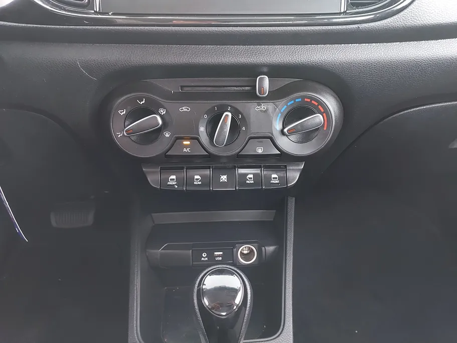 2023 Kia Pegas LX 
