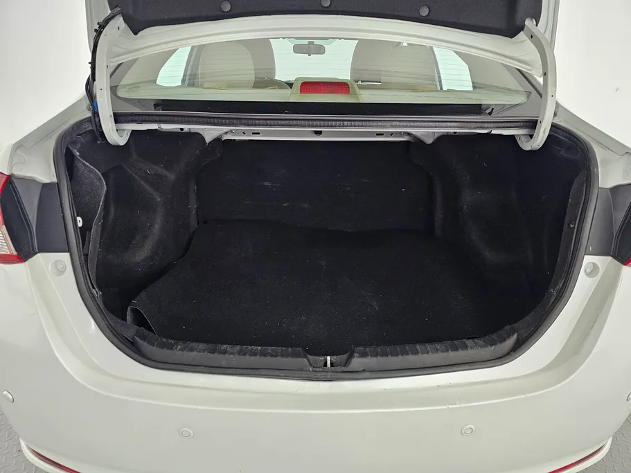 2022 Toyota Yaris  Y 