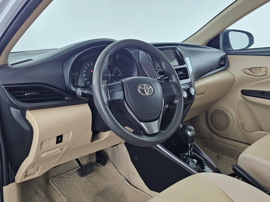 2022 Toyota Yaris  Y 