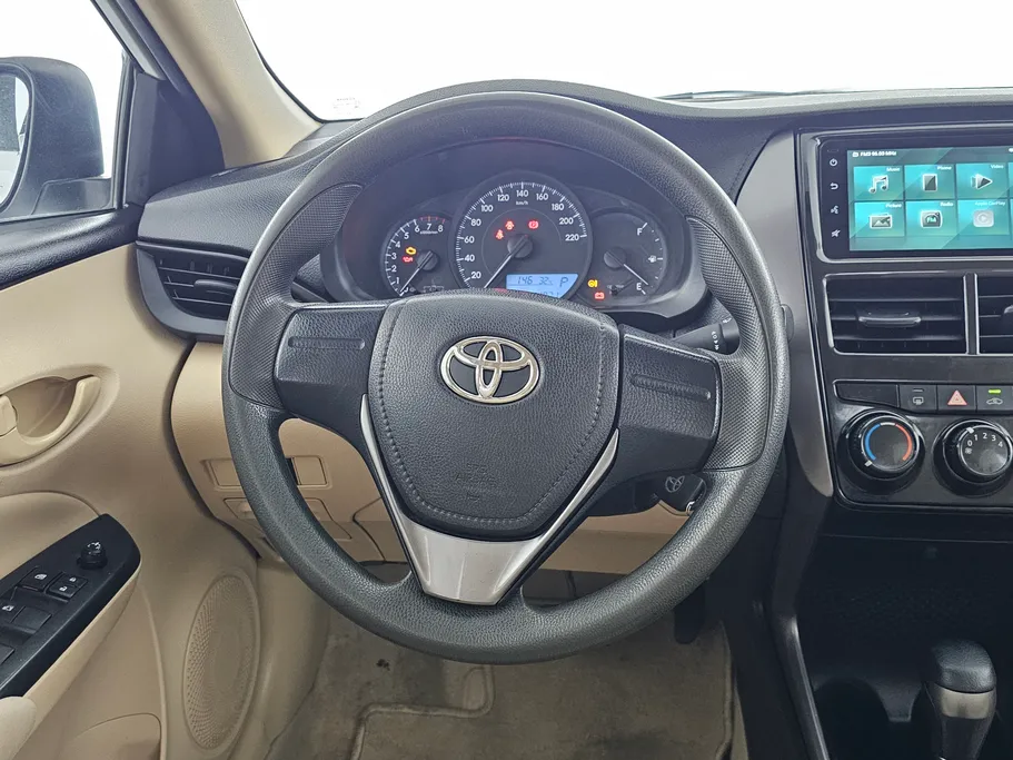 2022 Toyota Yaris  Y 