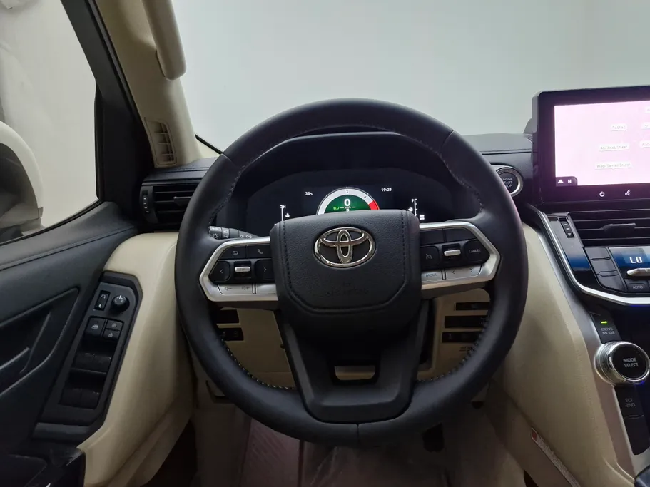 تويوتا لاندكروزر GXR2 DSL 2025 