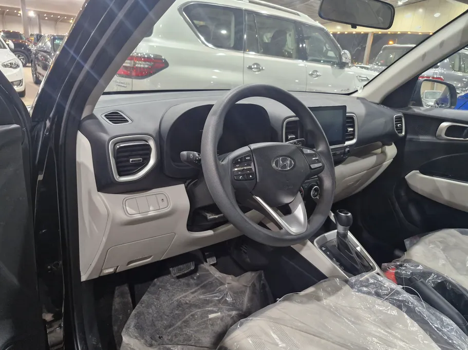 2024 Hyundai Venue Smart 