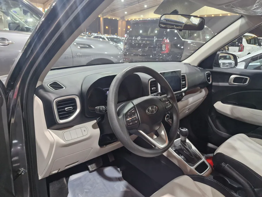 2024 Hyundai Venue Smart 