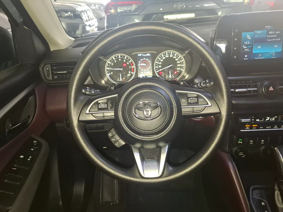 2024 Toyota Urban Cruiser GL 